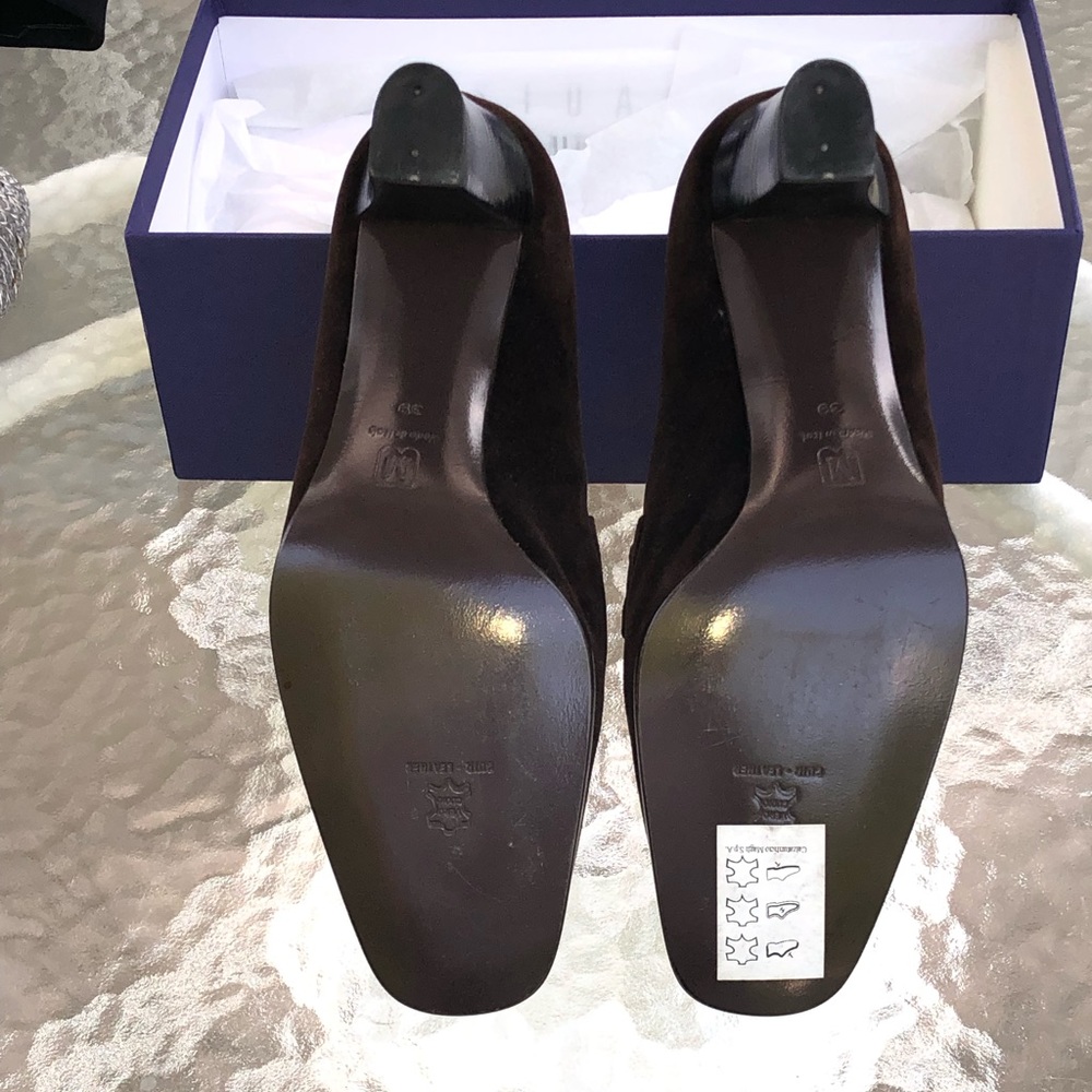 NIB Bruno Magli Brown Velvet Heeled Loafers - Picture 6 of 8